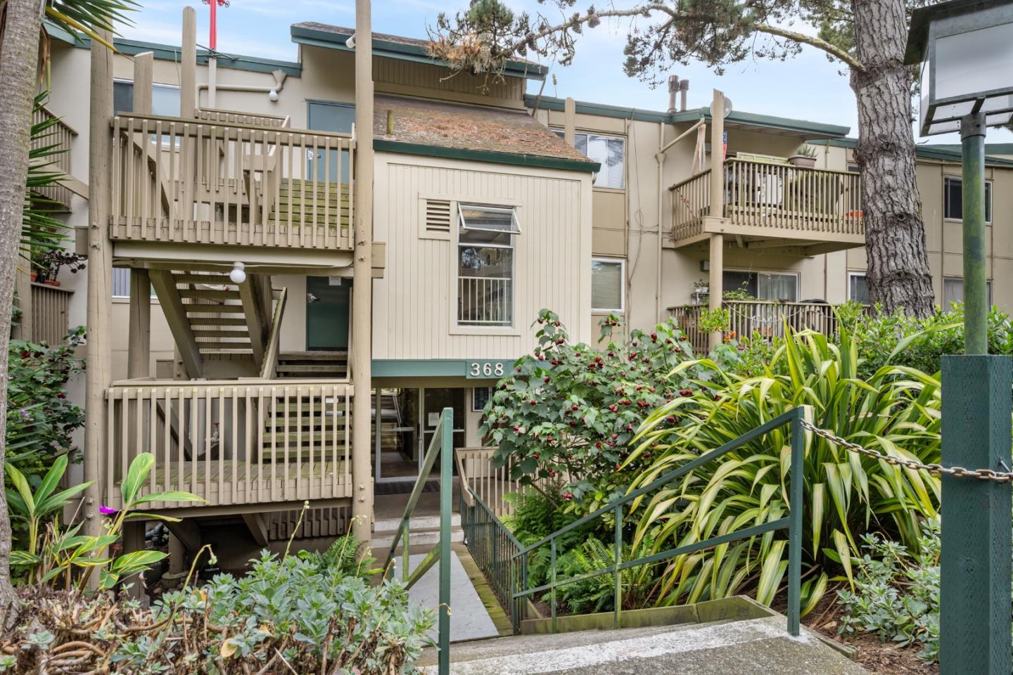 368 Imperial Way 204