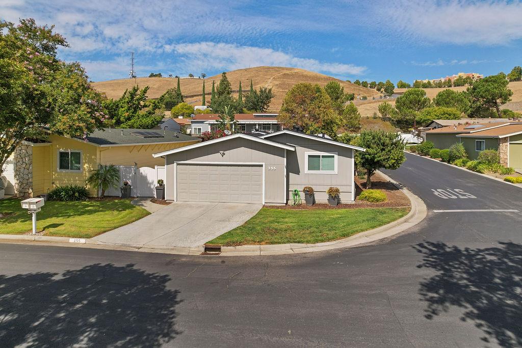 255 Mountain Springs Drive Unit: 255