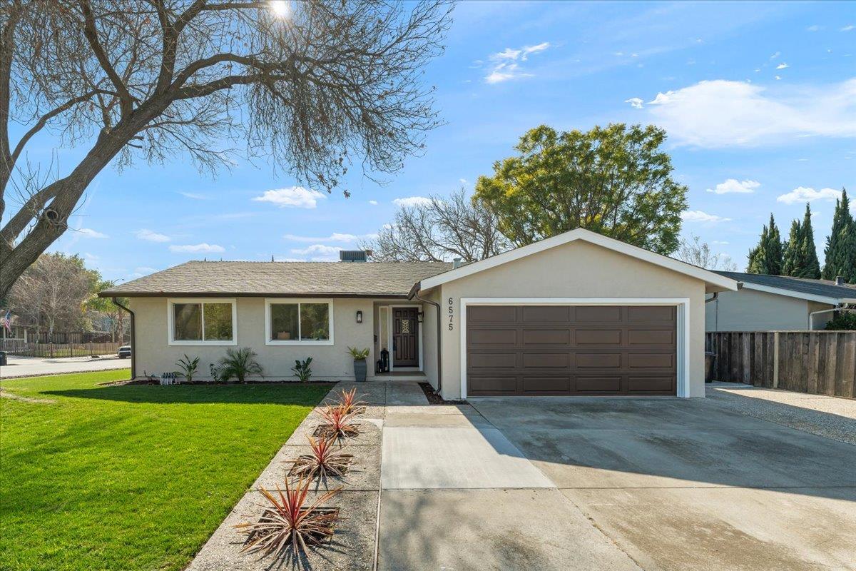 6575 Kaneko Drive