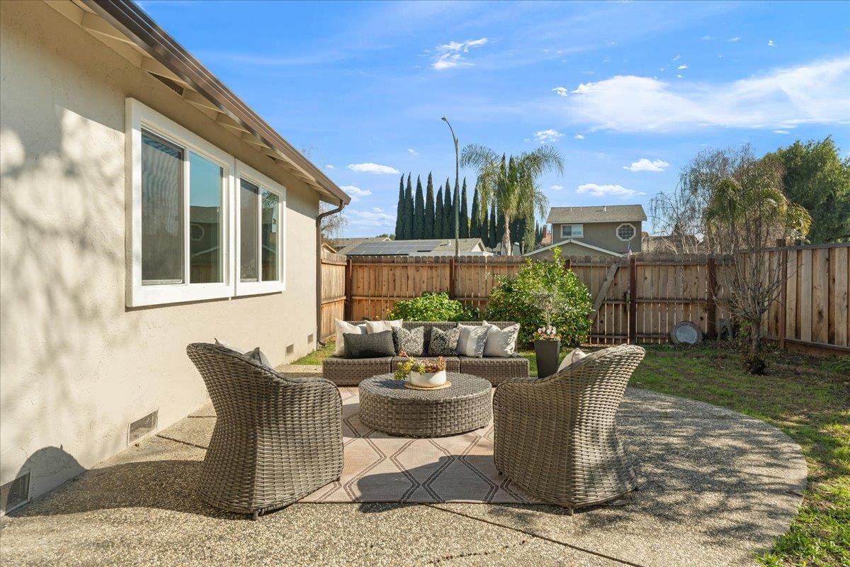 6575 Kaneko Drive