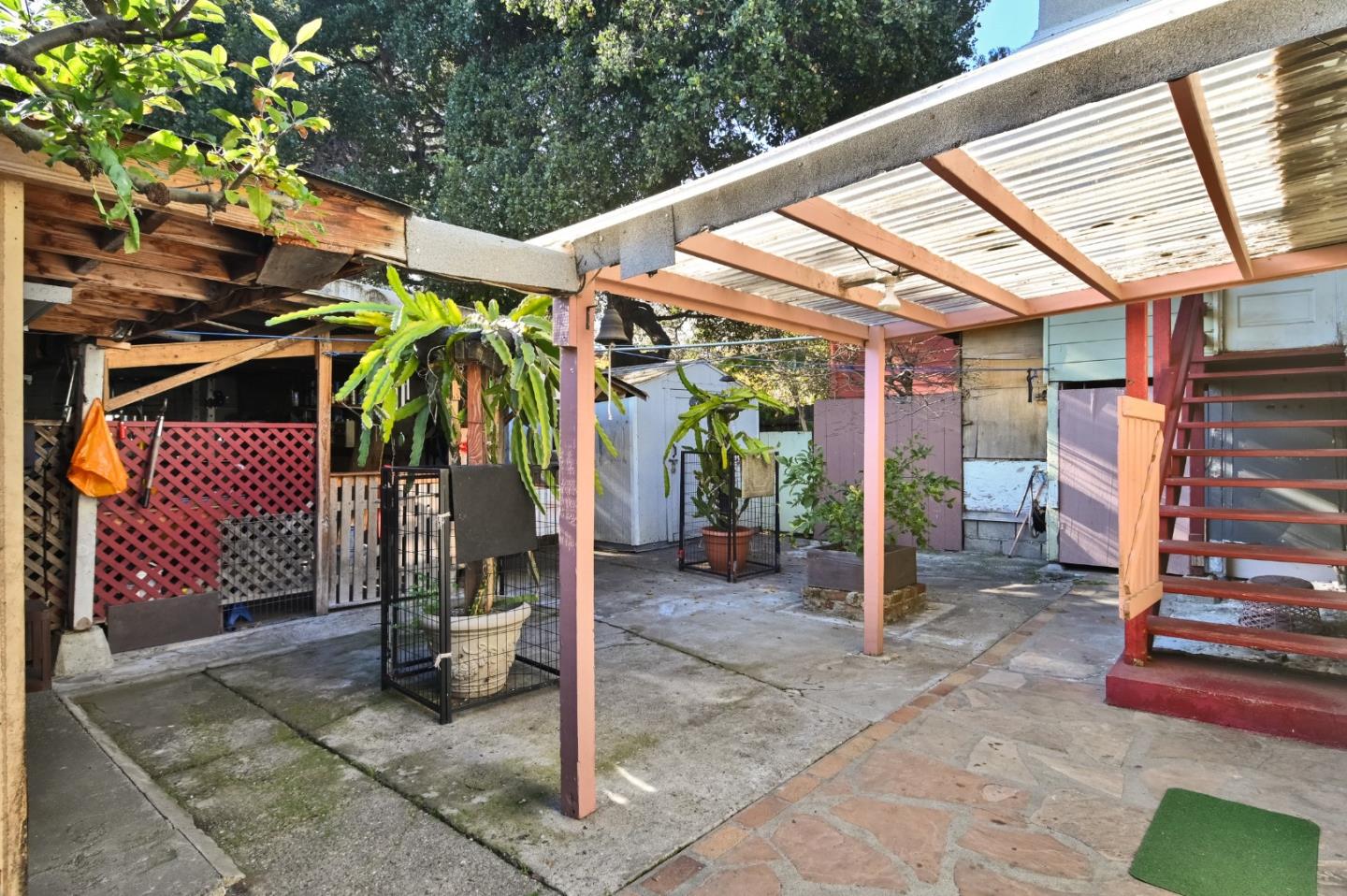 2819 East 23rd Street
