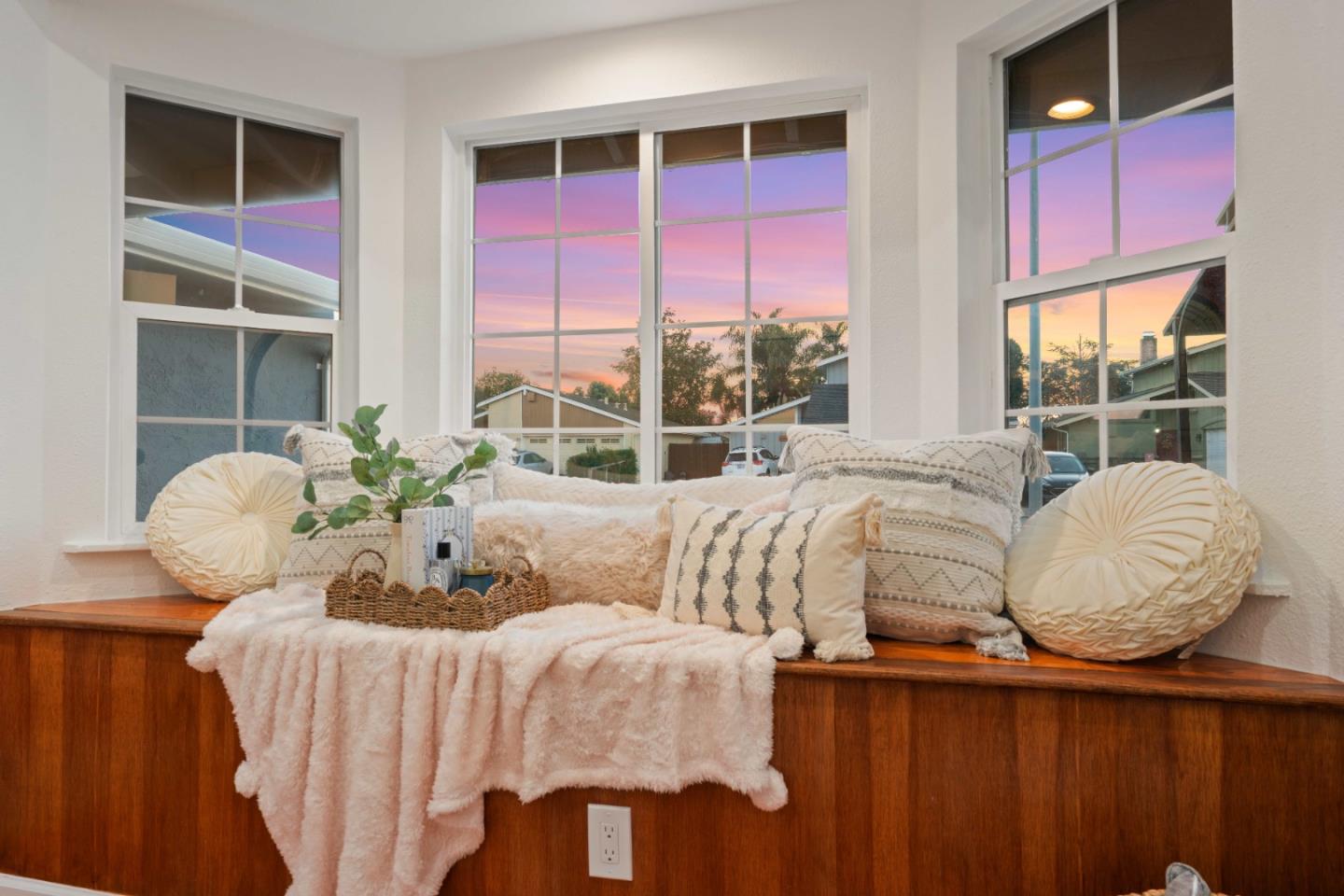 32490 Lake Temescal Lane