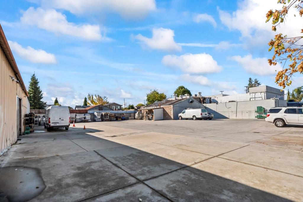 1266 E Julian Street