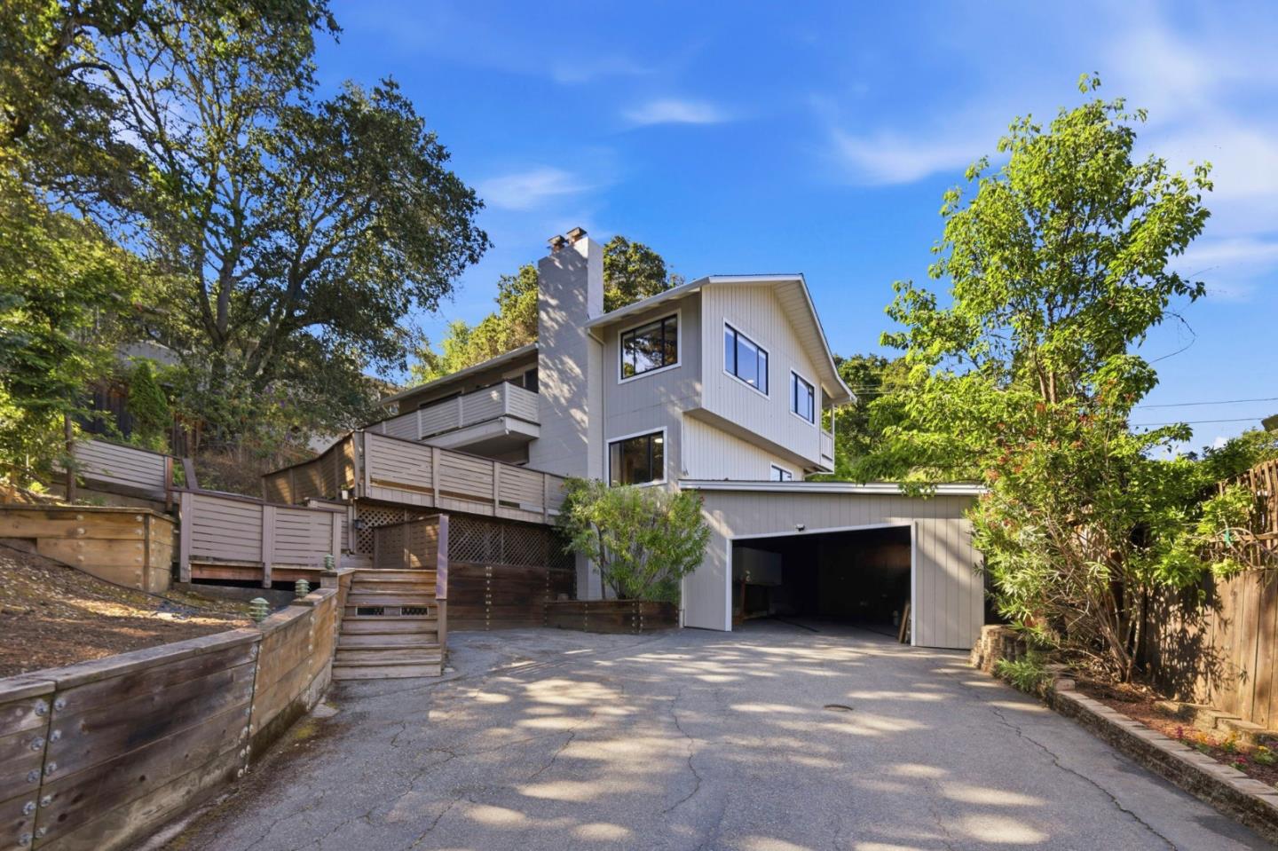 135 Dolton Avenue