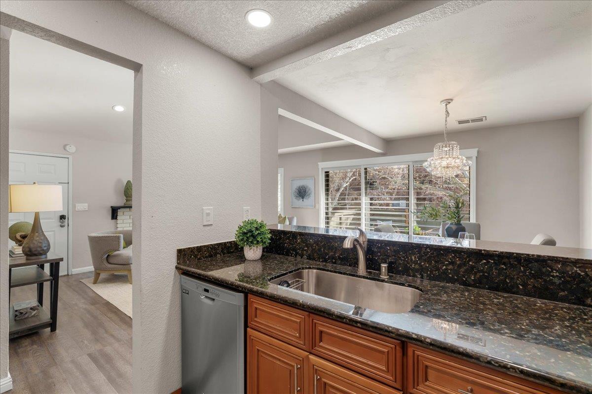 1411 La Terrace Circle