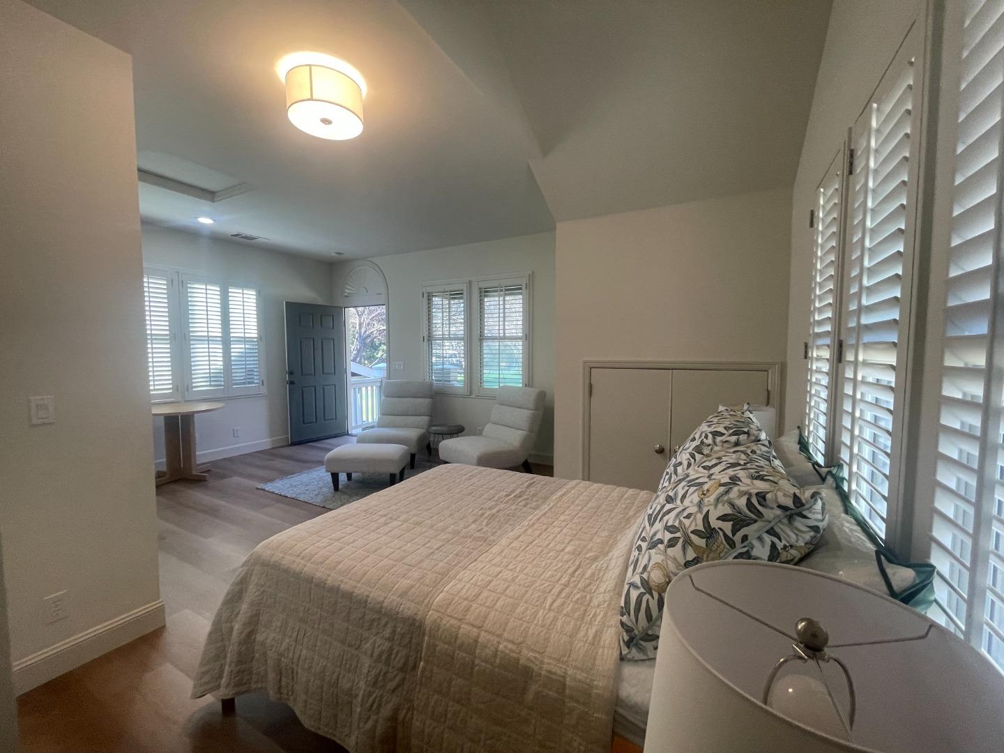 367 Channing Avenue STUDIO ONLY