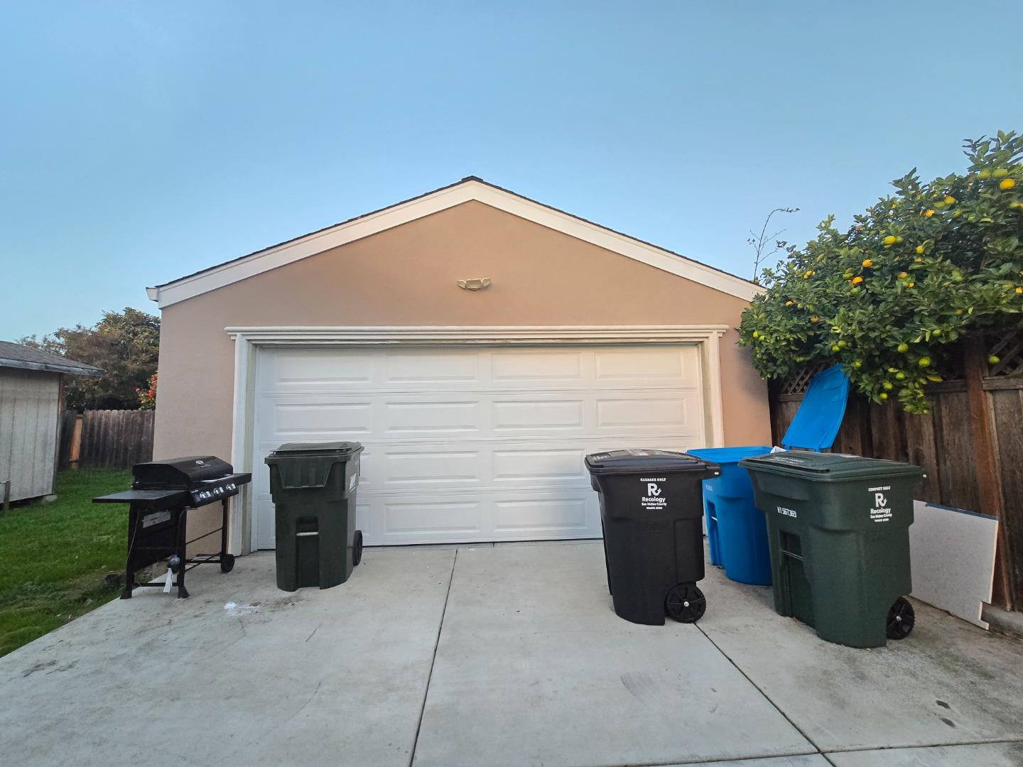 11 Lindbergh Street