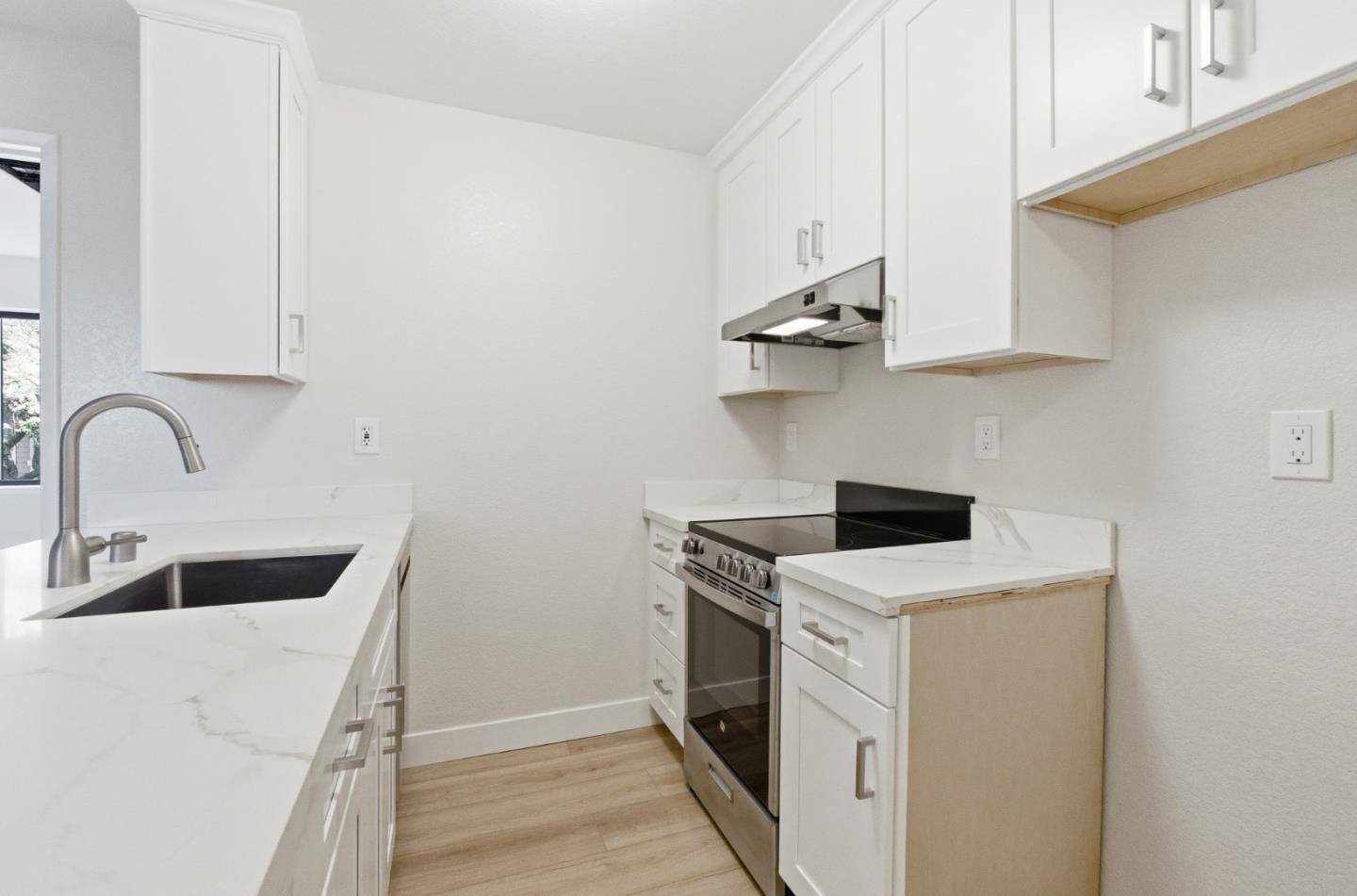 306 Stonegate Circle 306