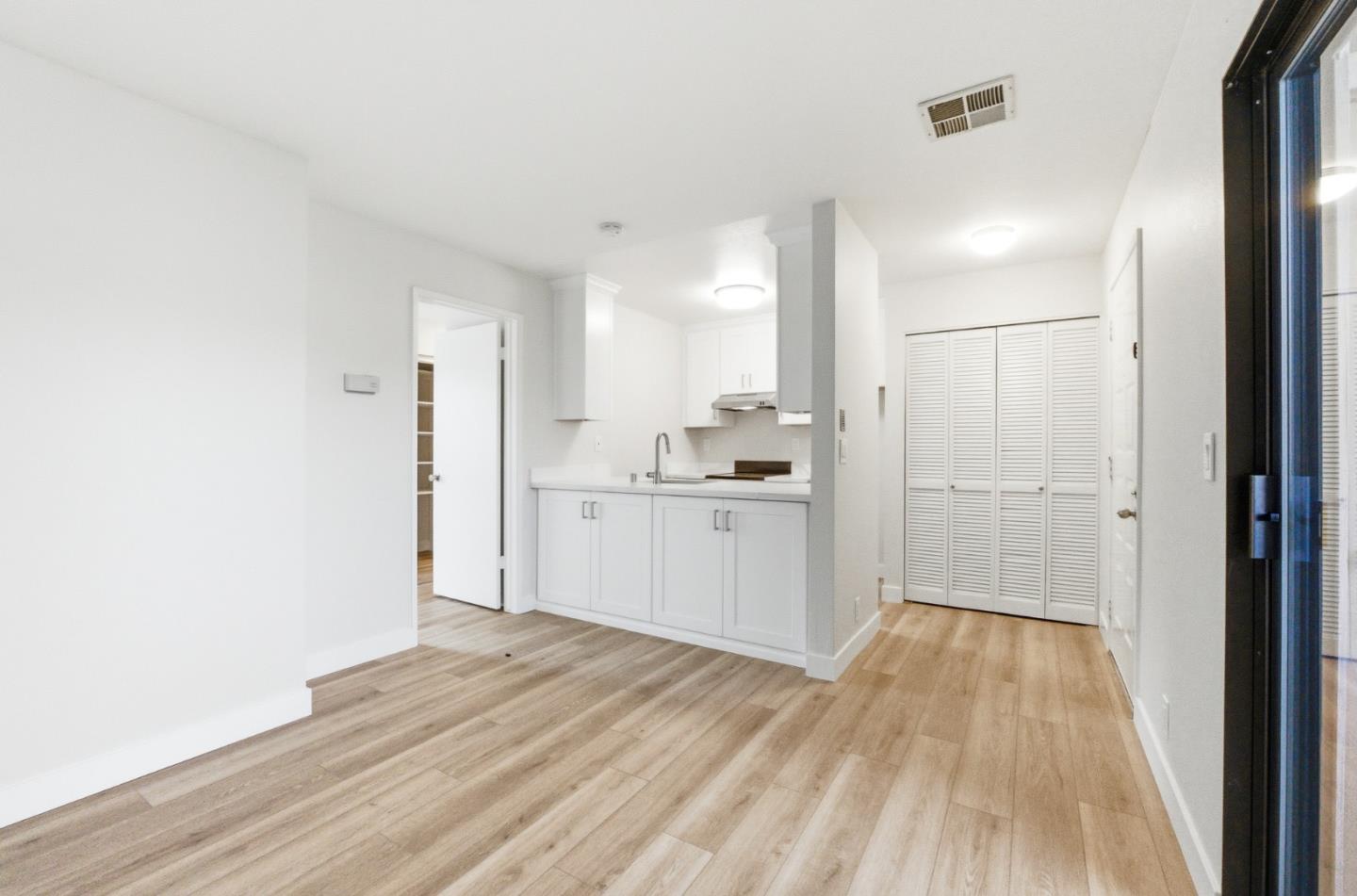 306 Stonegate Circle 306