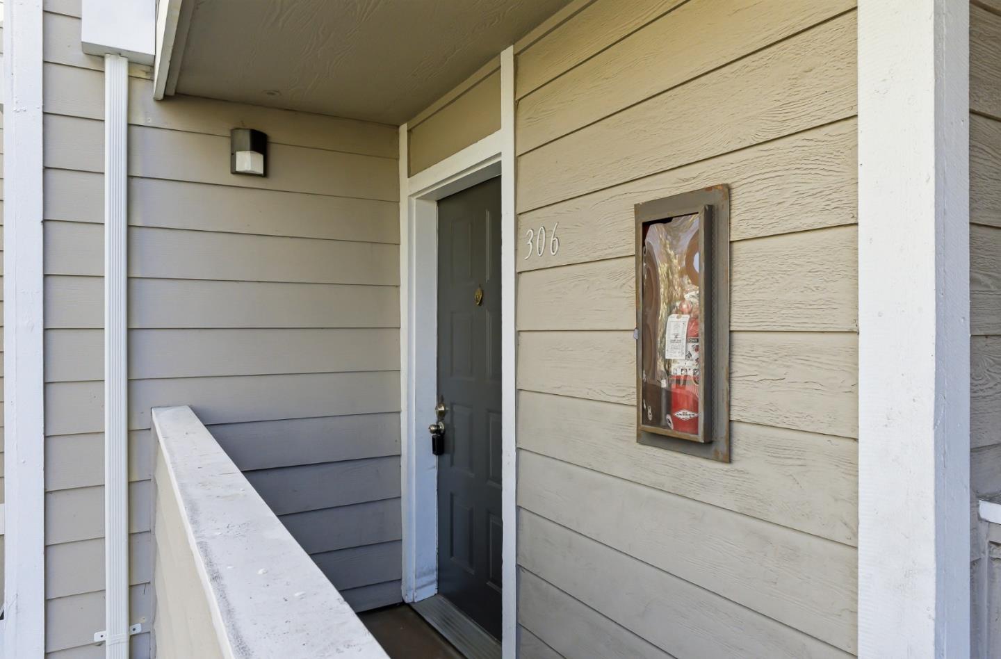 306 Stonegate Circle 306