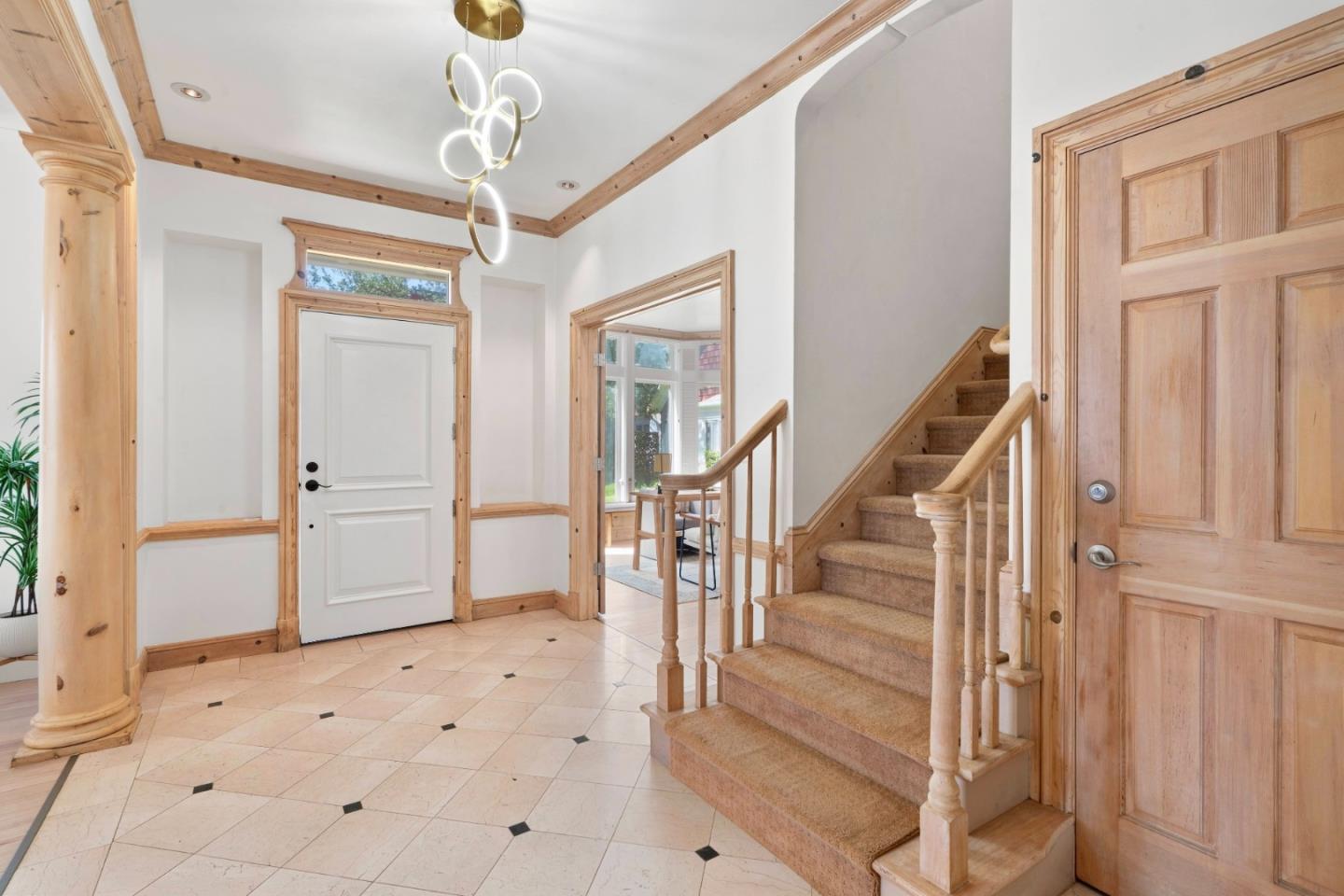 85 Clarendon RD
