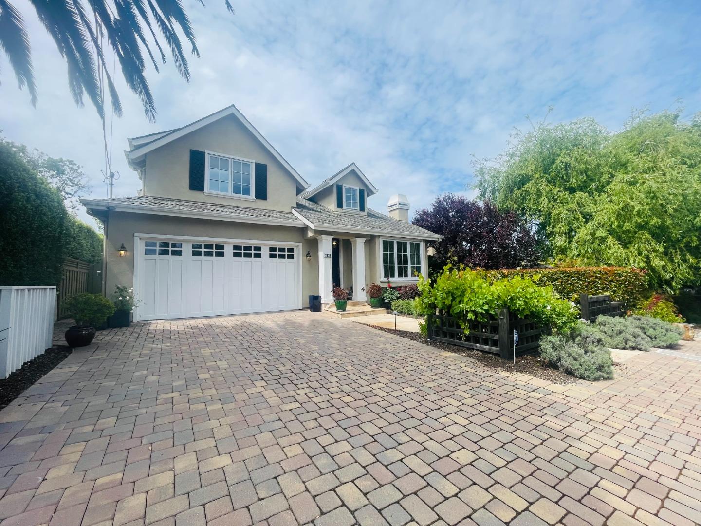 2120 Manzanita Avenue