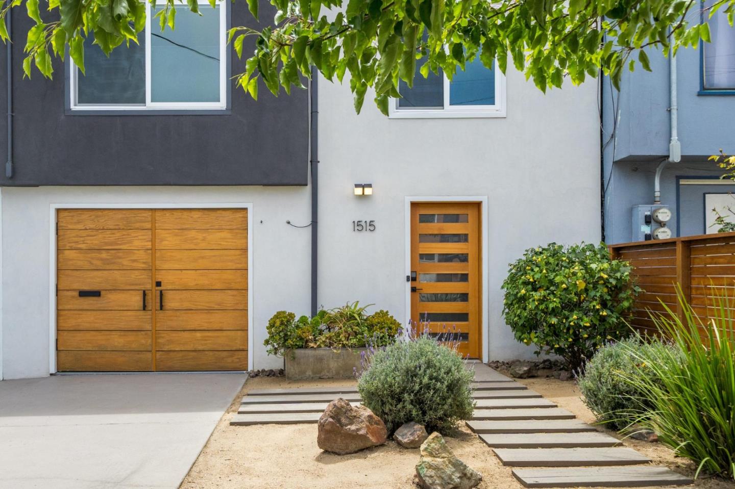 1515 Van Dyke Avenue