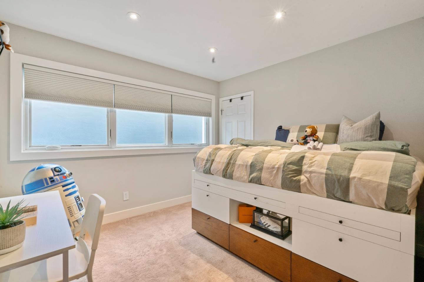 23 Fernwood Avenue
