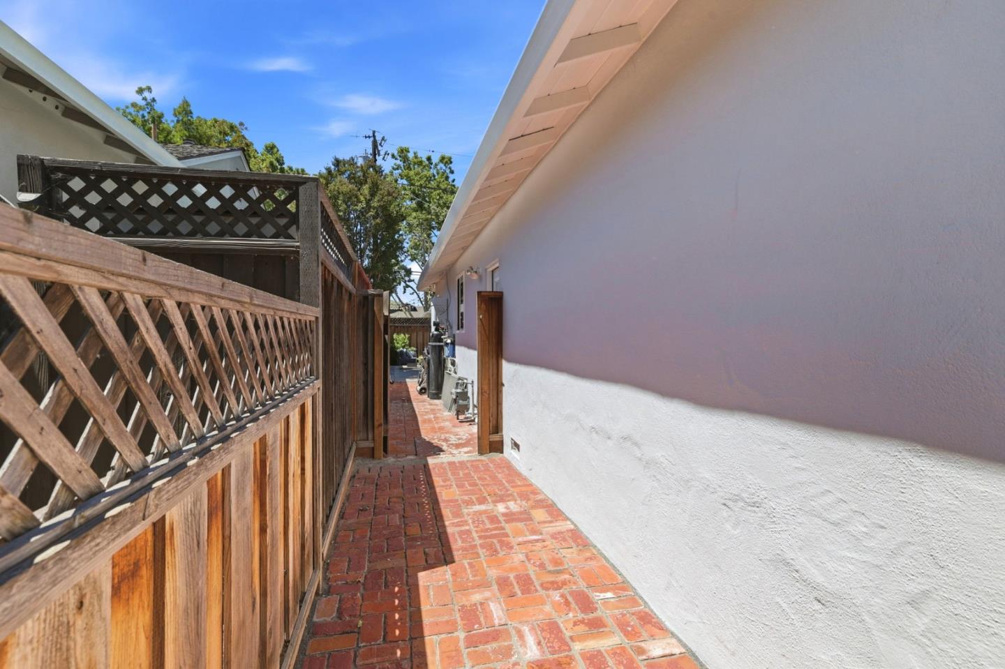 1553 Fuchsia DR