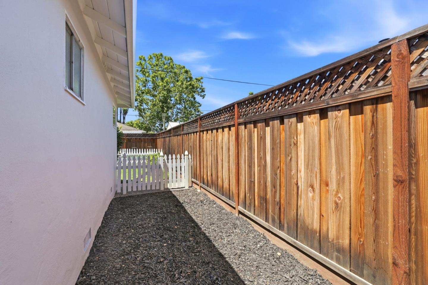 1553 Fuchsia DR