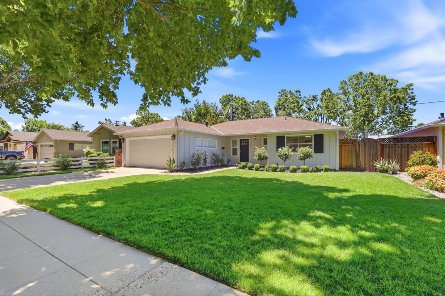 1553 Fuchsia DR