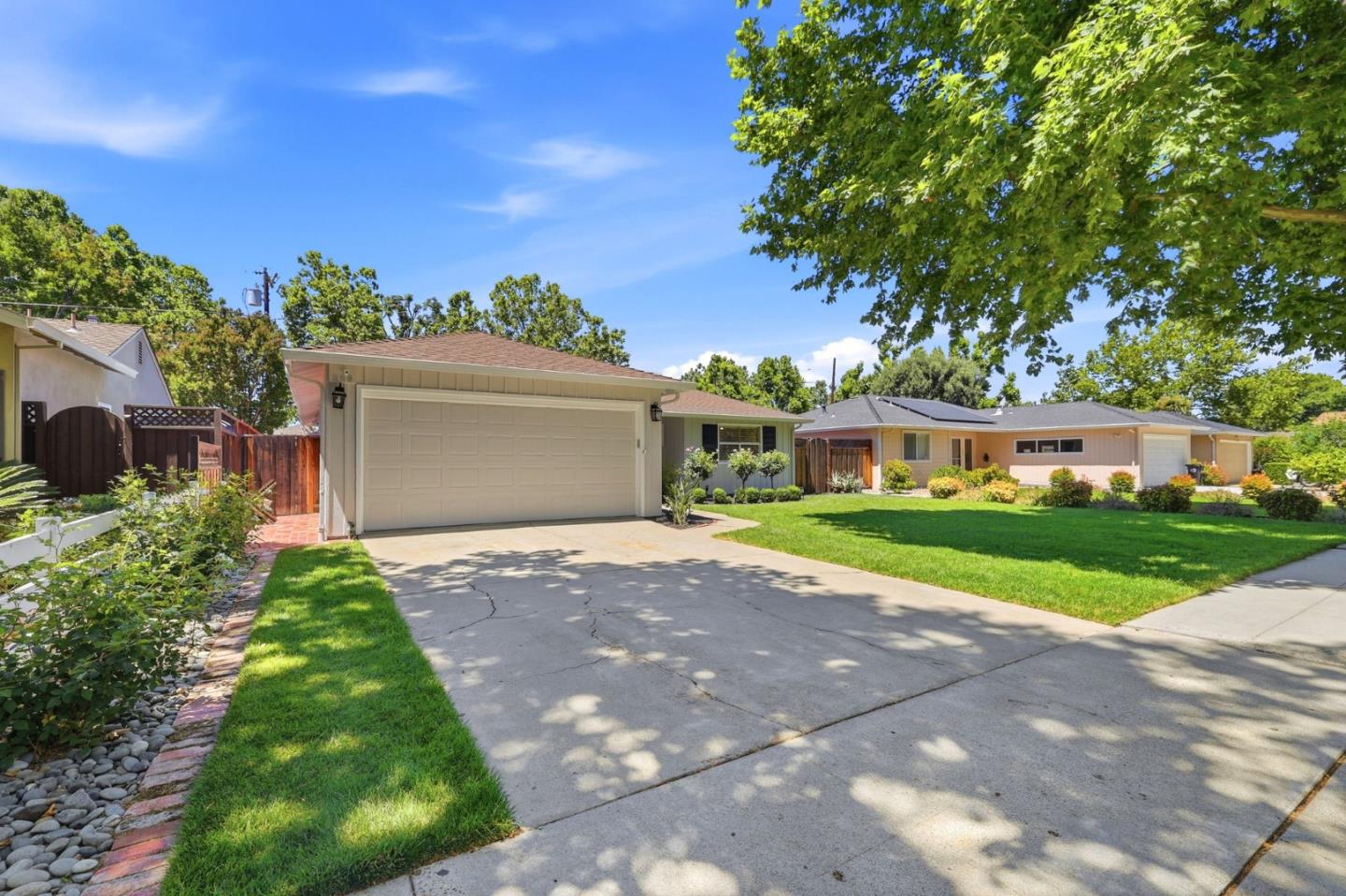 1553 Fuchsia DR