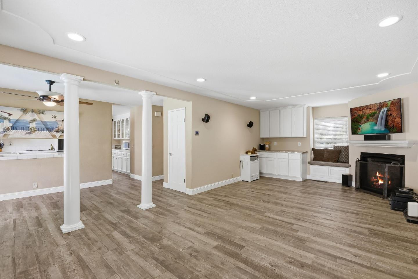 1185 Wilhelmina Way