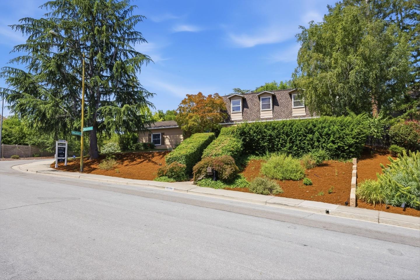 1185 Wilhelmina Way