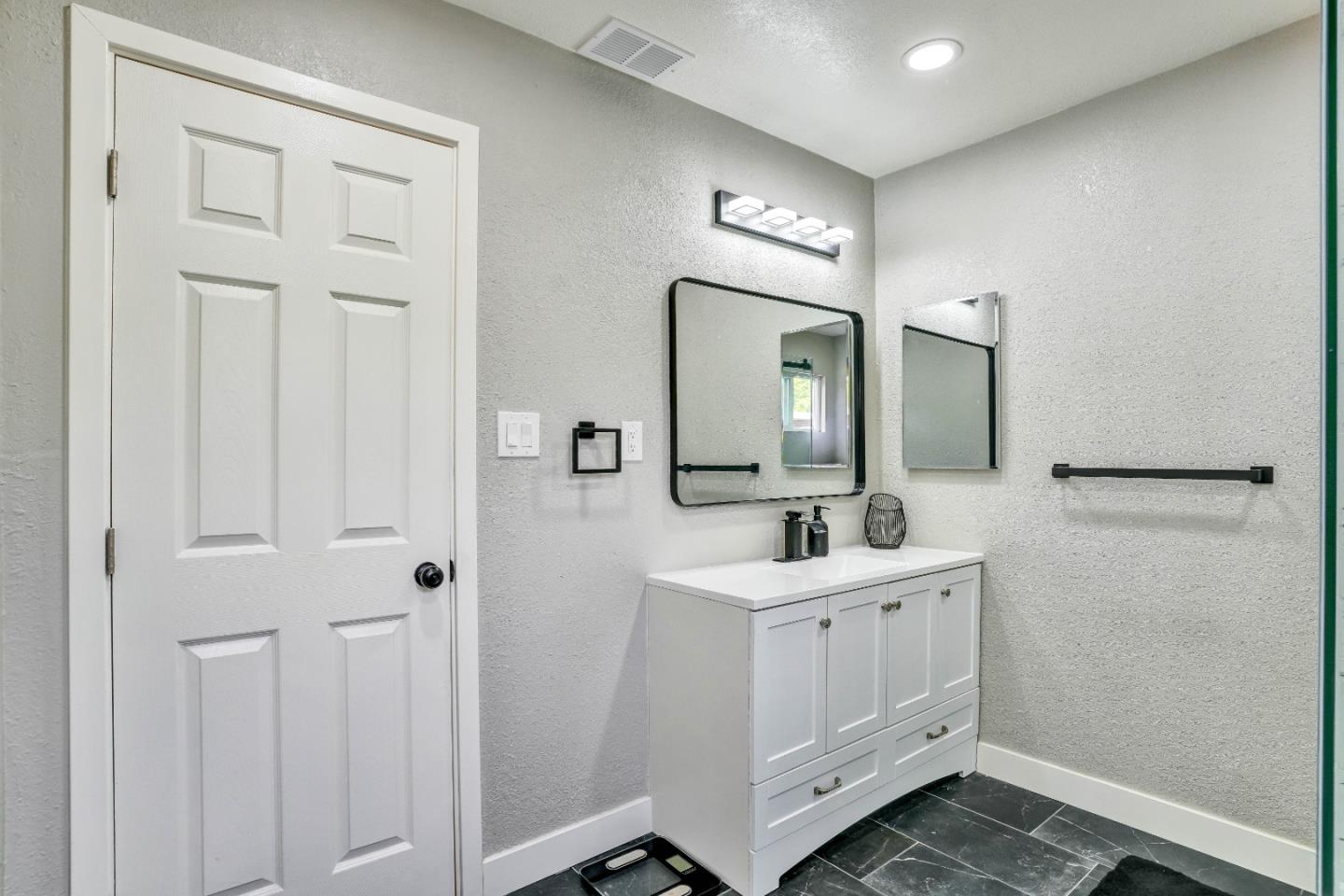 3855 KAUAI DR