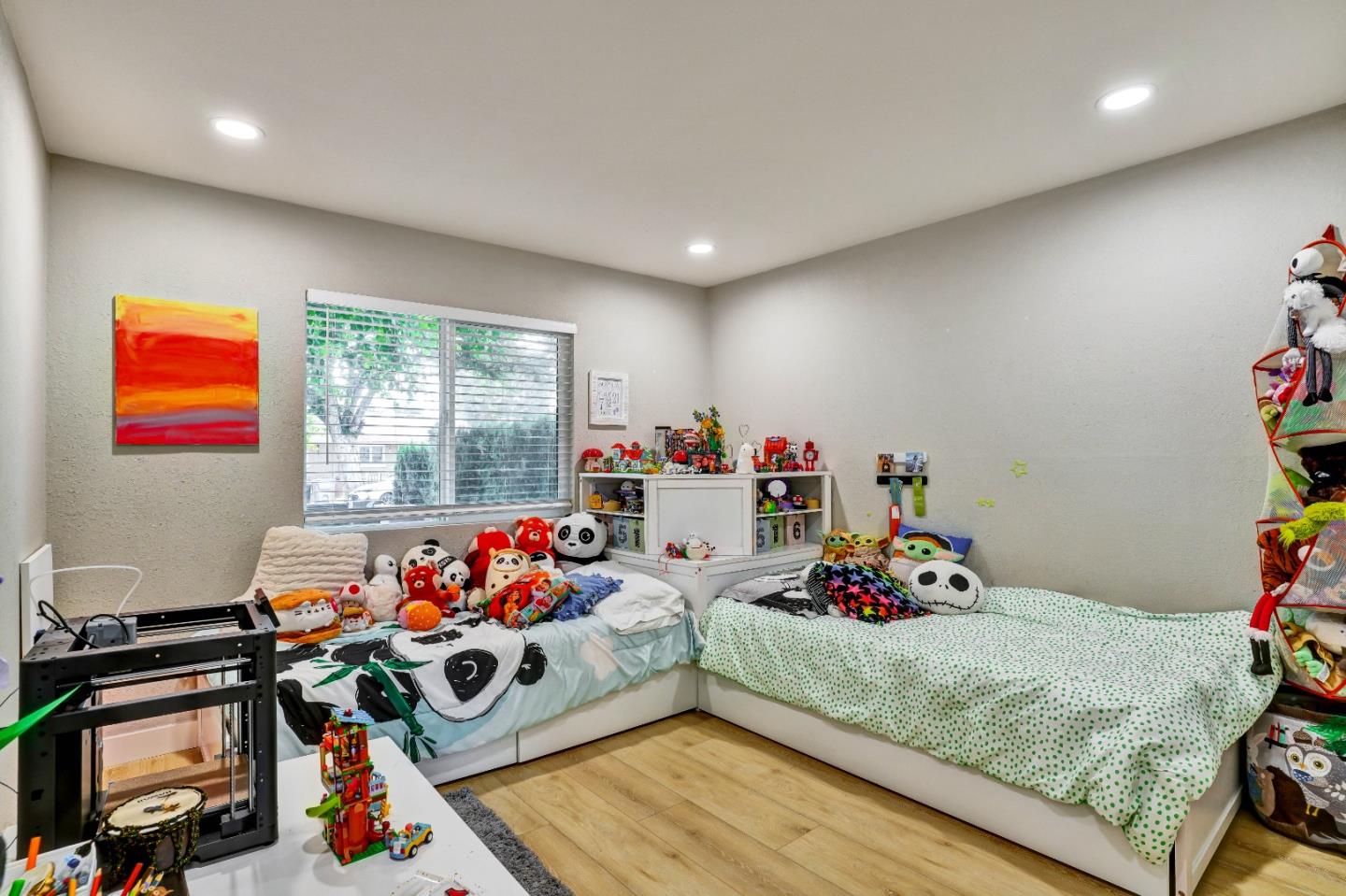 3855 KAUAI DR