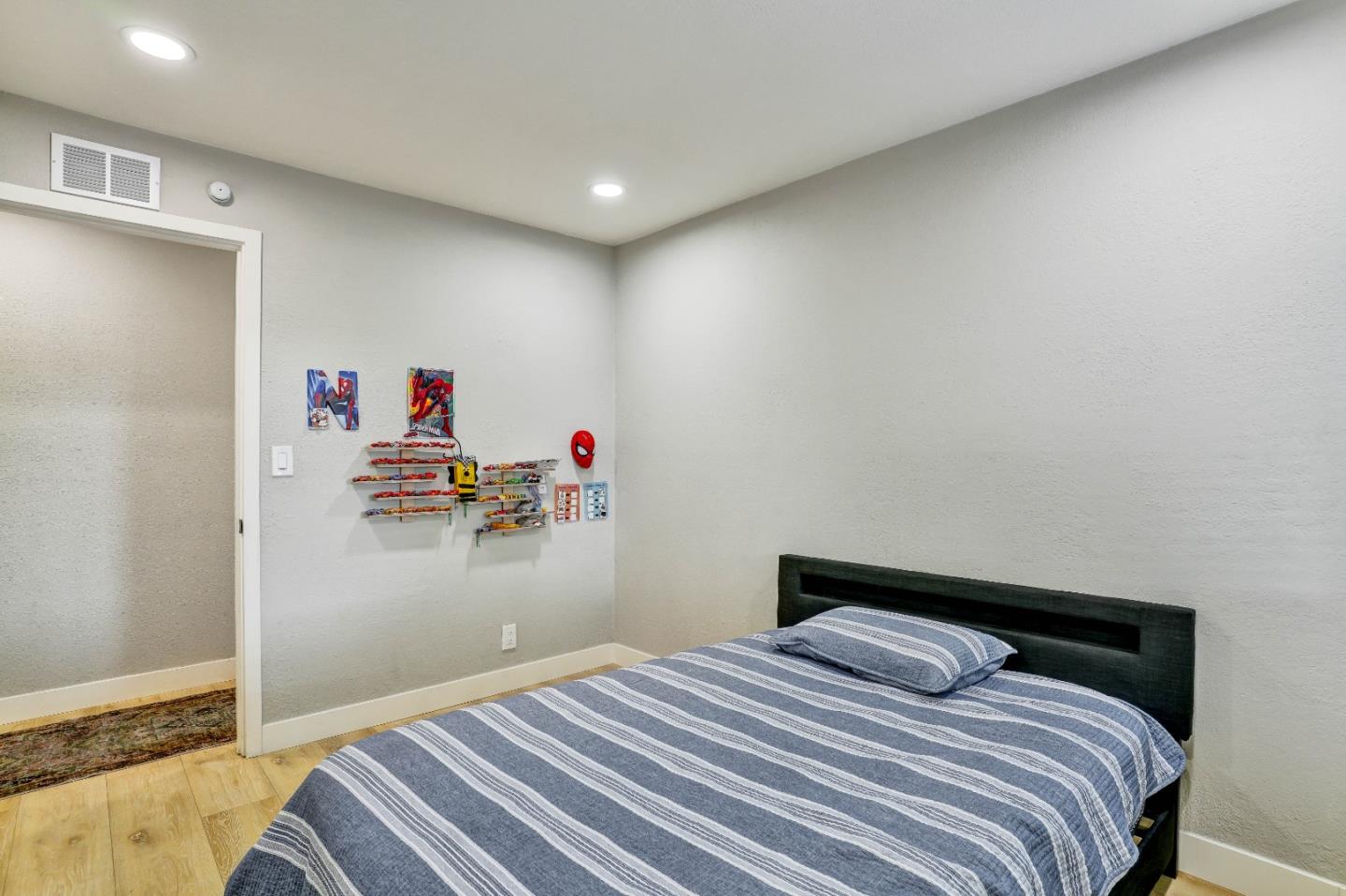 3855 KAUAI DR