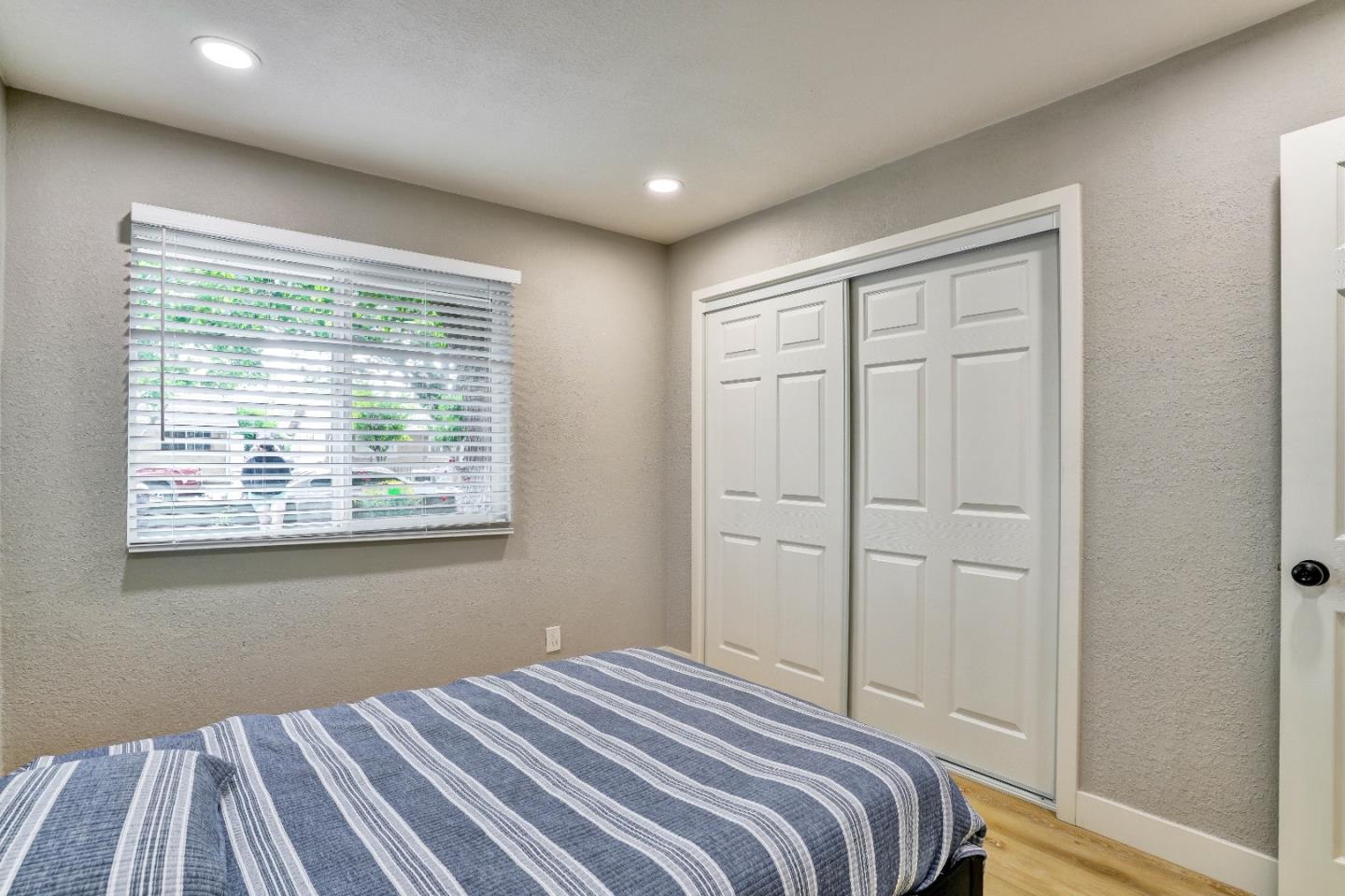 3855 KAUAI DR