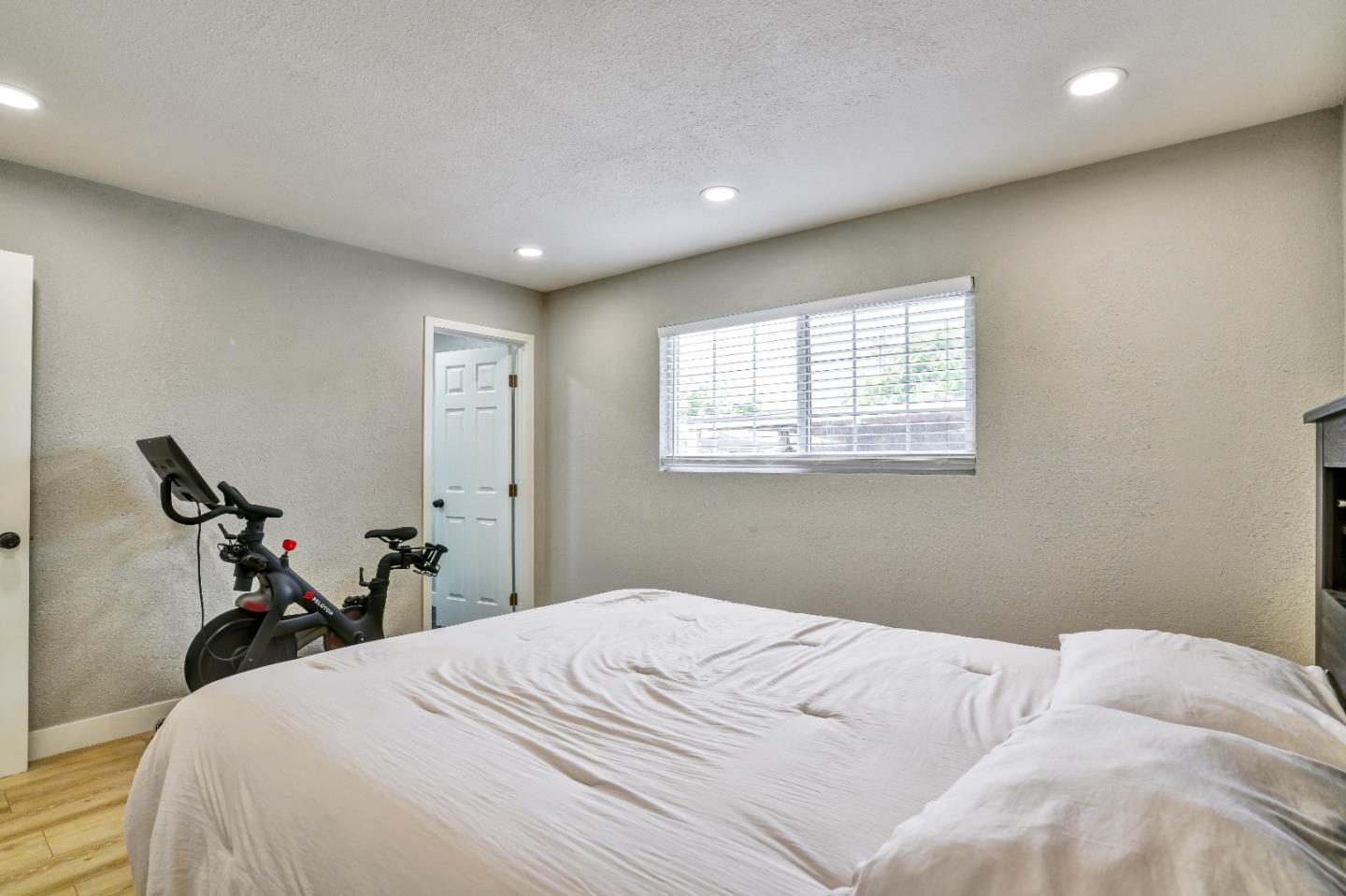 3855 KAUAI DR