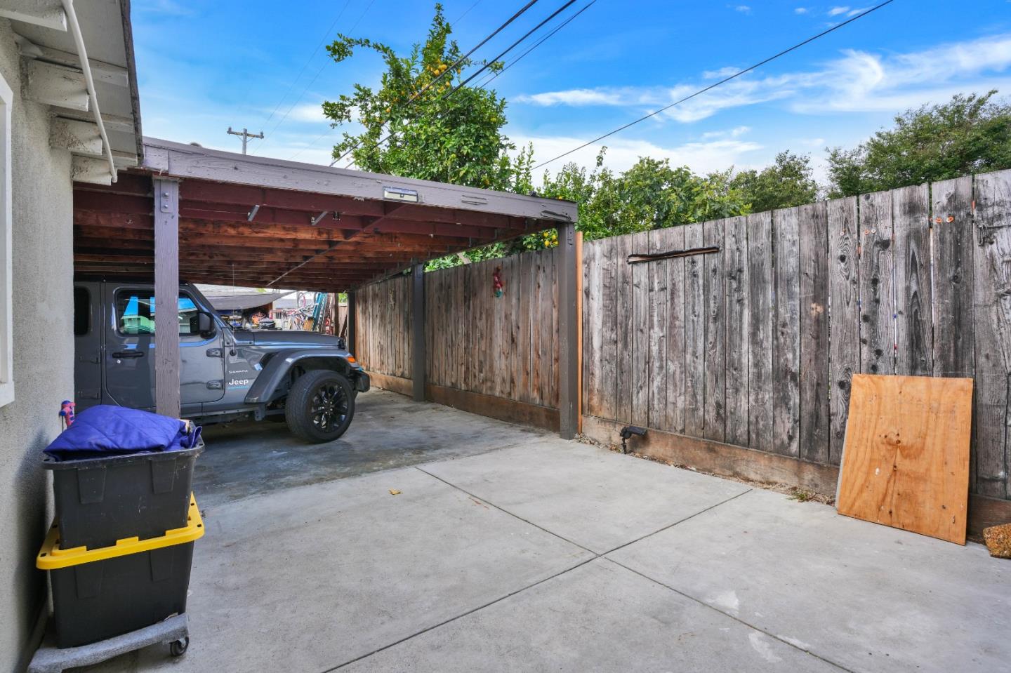 3855 KAUAI DR