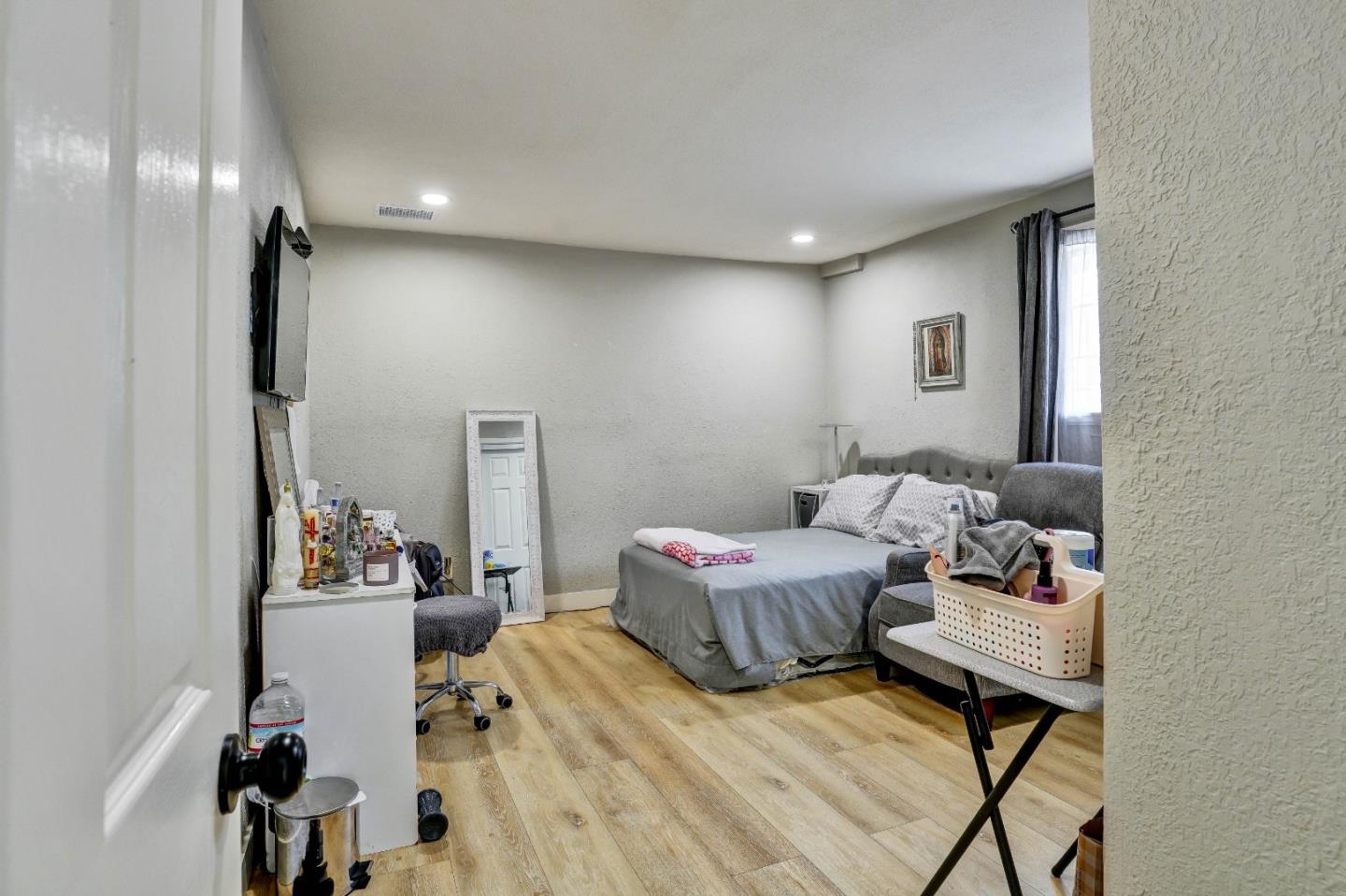3855 KAUAI DR