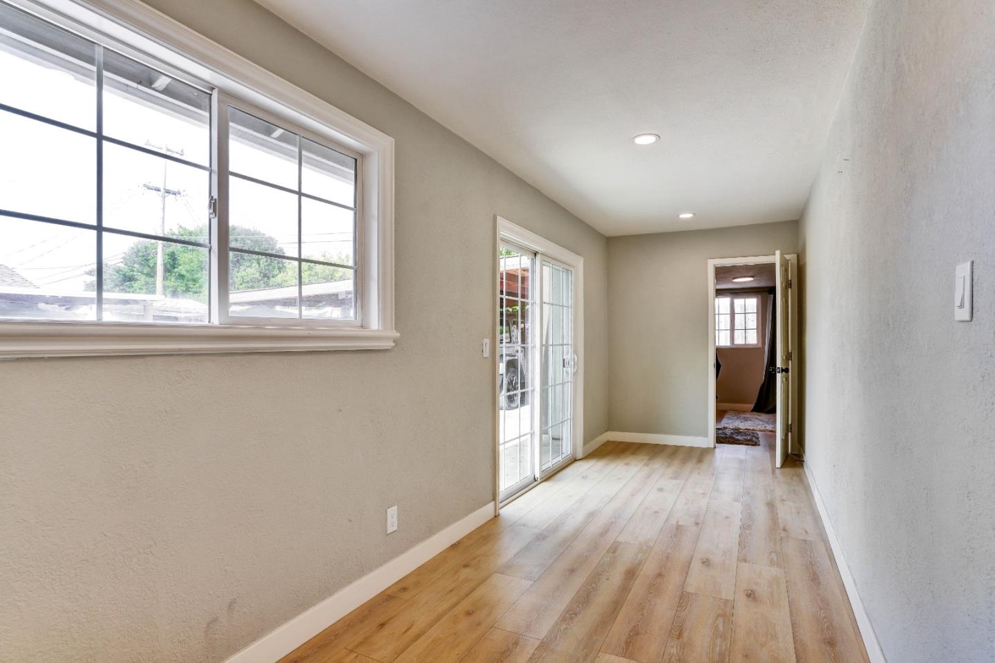 3855 KAUAI DR