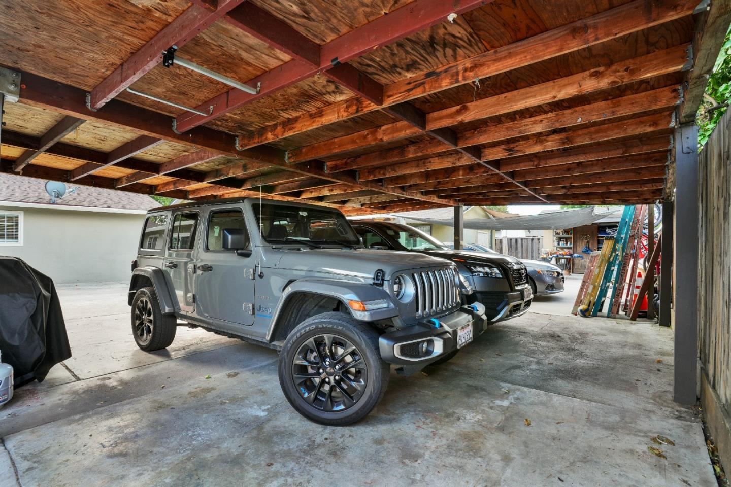 3855 KAUAI DR