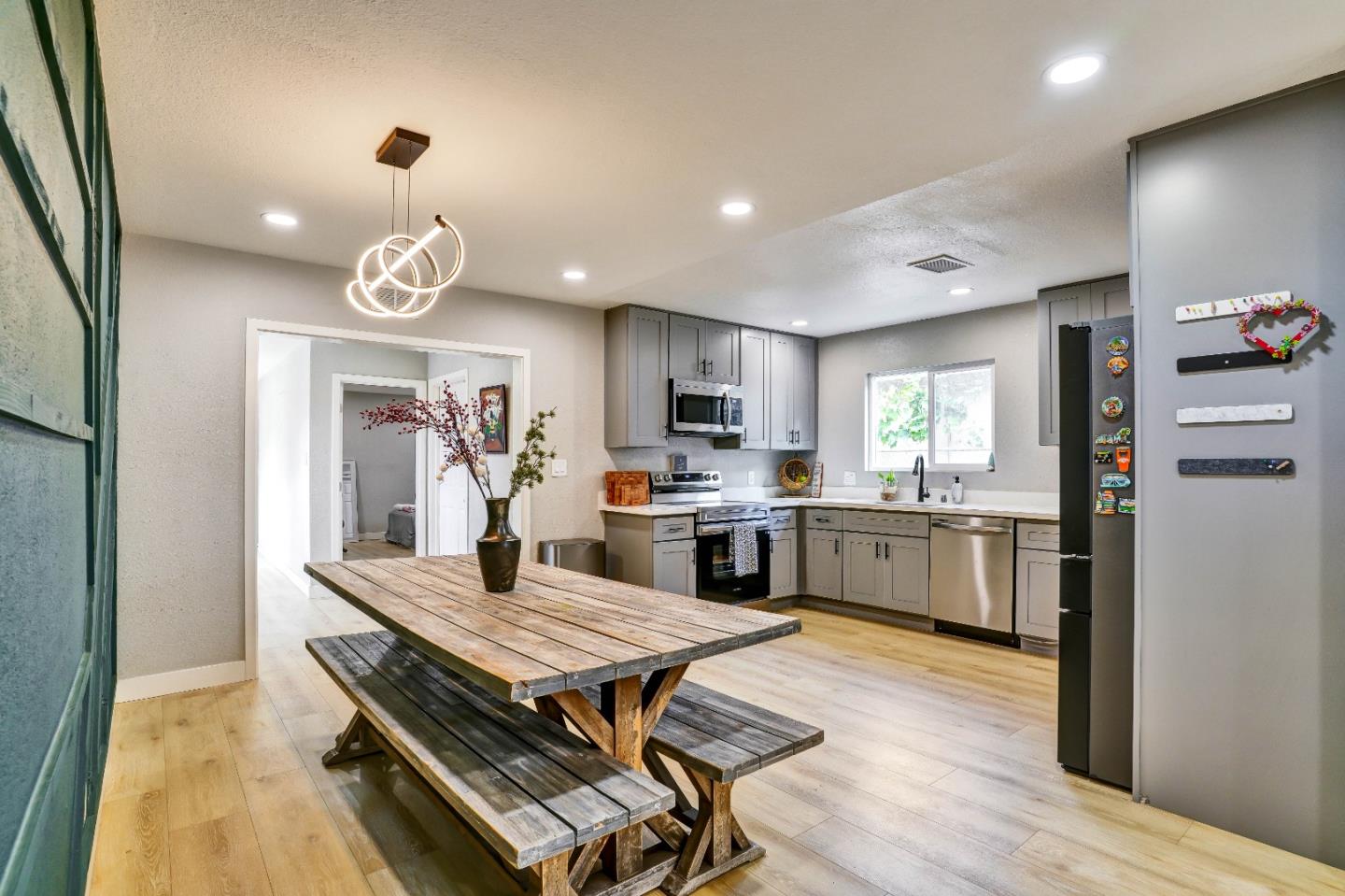 3855 KAUAI DR