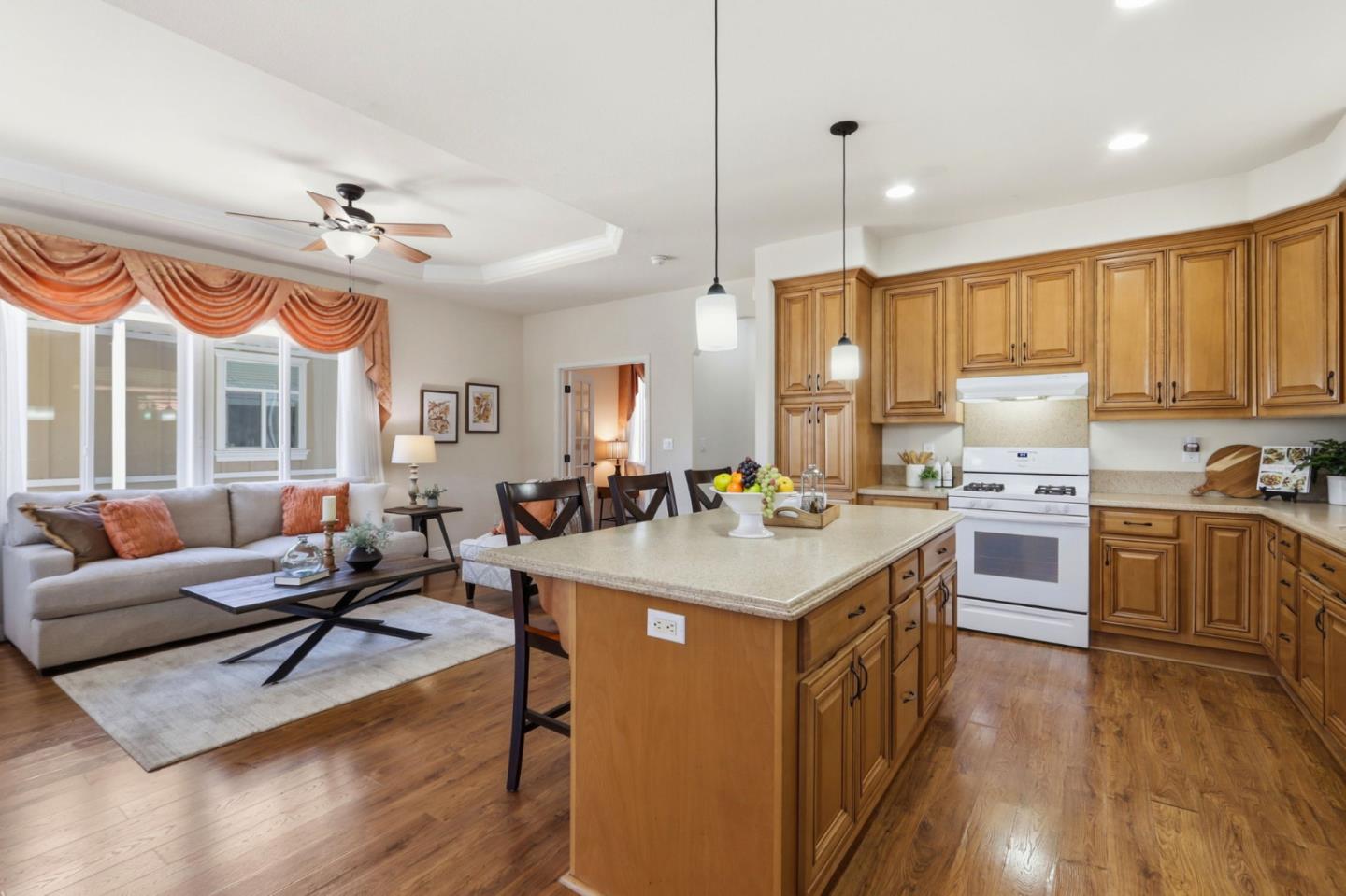 819 Villa Teresa WAY 819