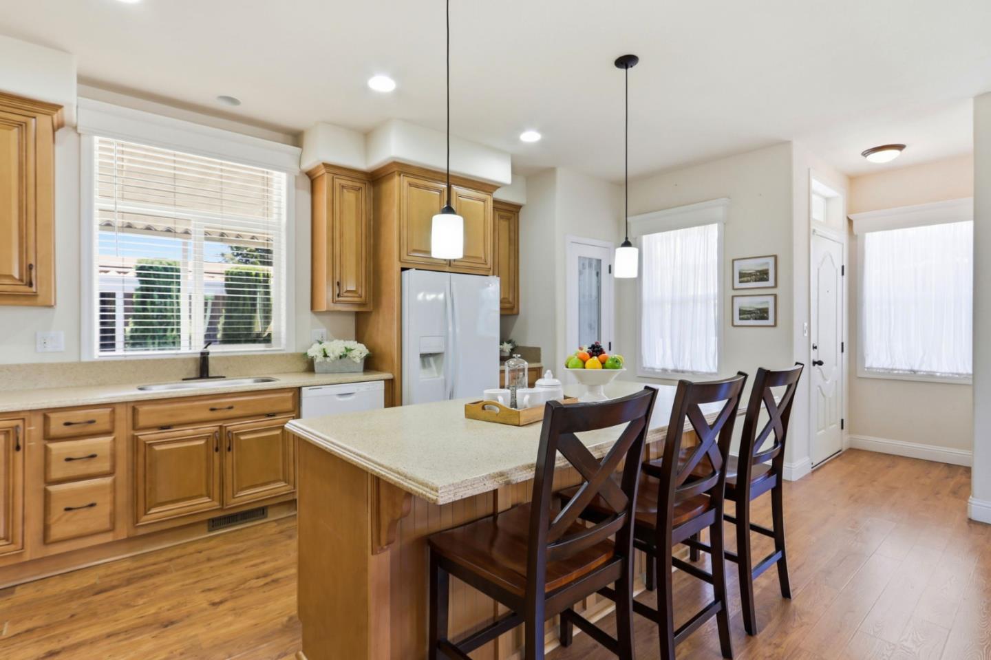 819 Villa Teresa WAY 819