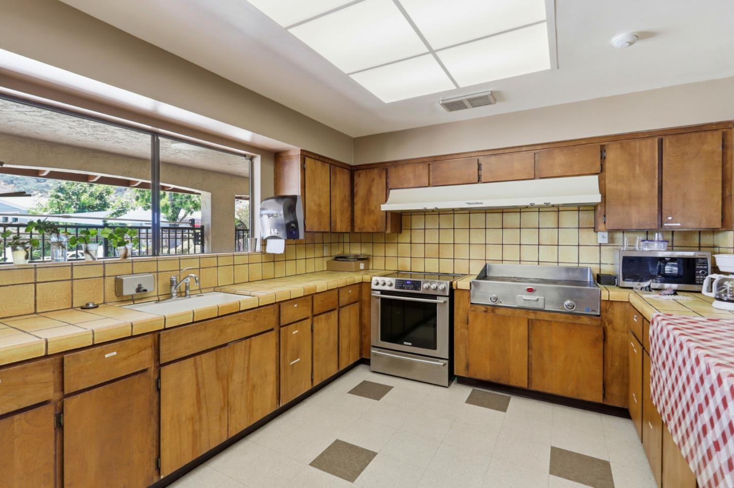 819 Villa Teresa WAY 819