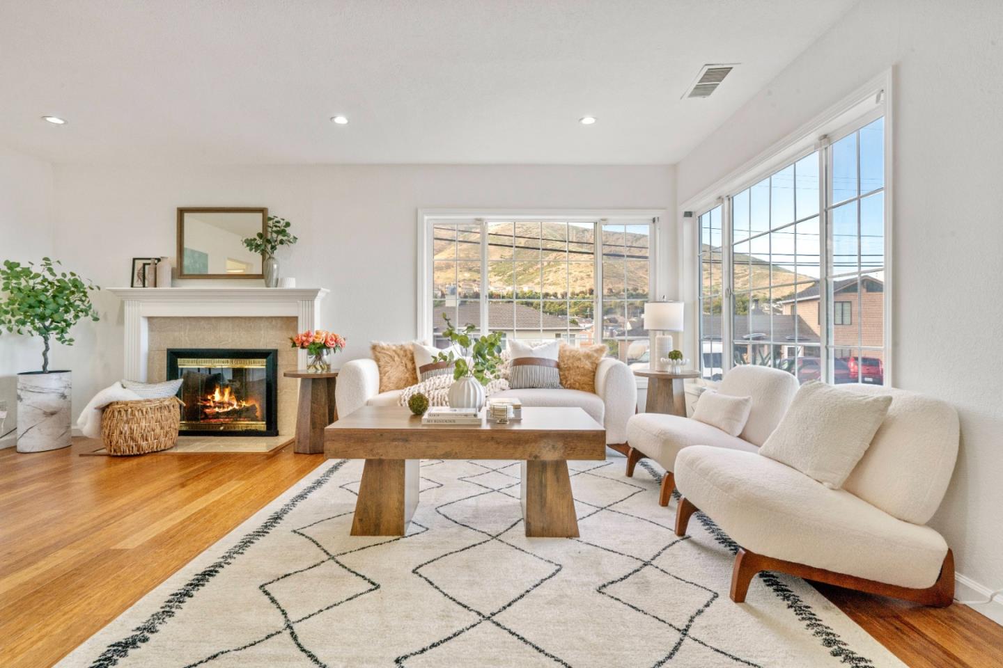 429 Hemlock AVE