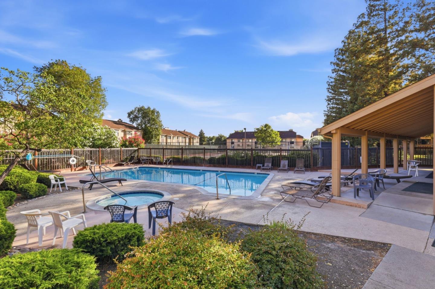 2163 Darnis CIR