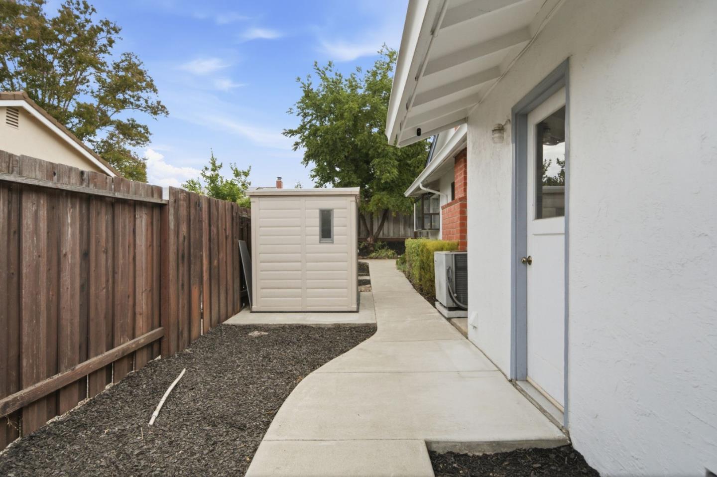 190 Dayton CT