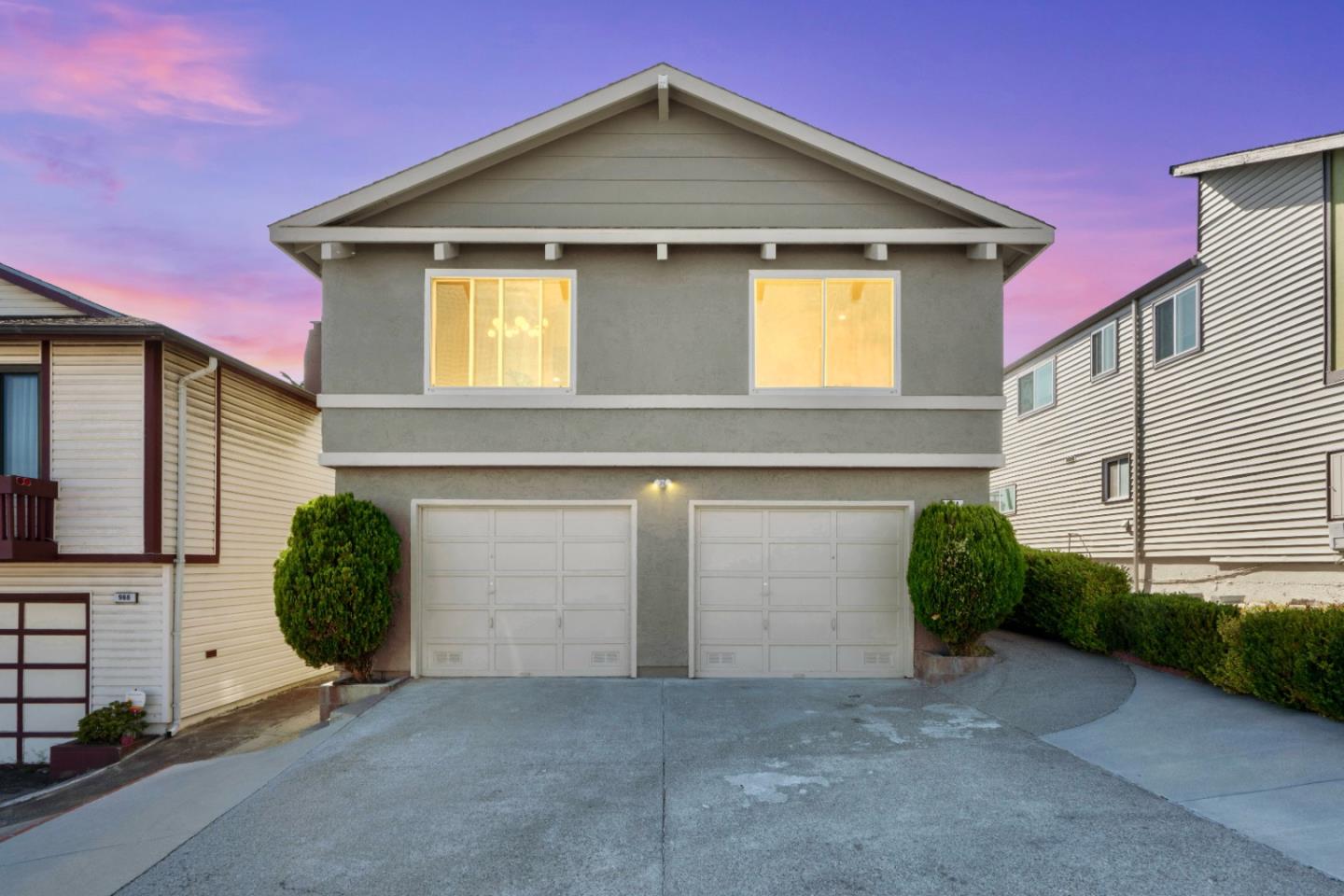 964 Gellert BLVD