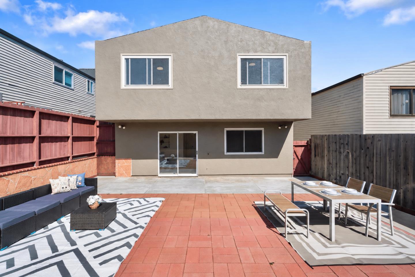 964 Gellert BLVD