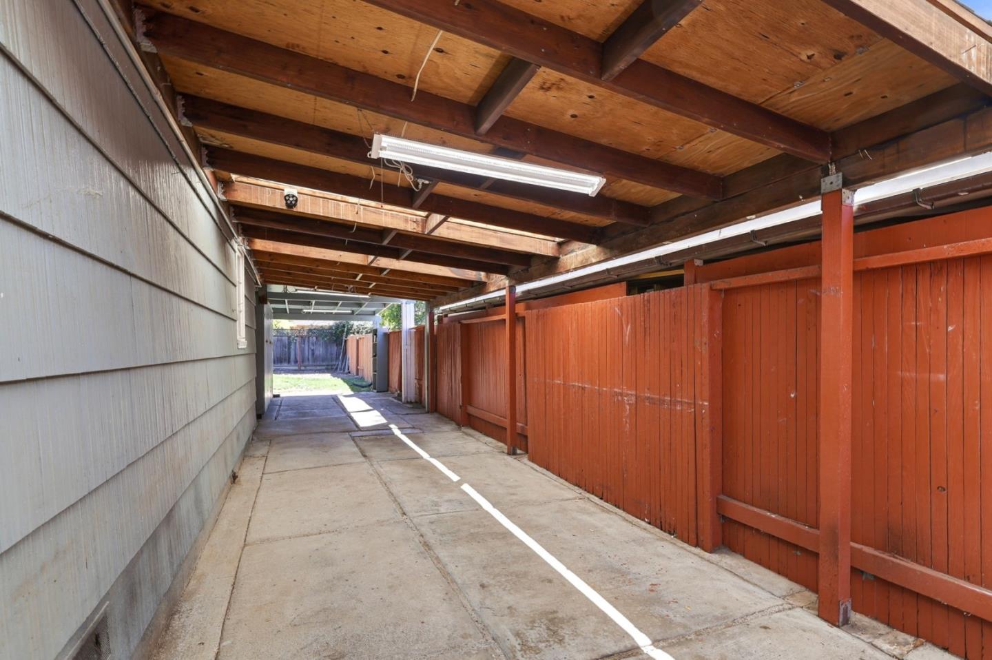 1466 Ben Roe DR