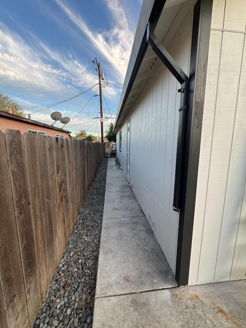 76 Sunset CT