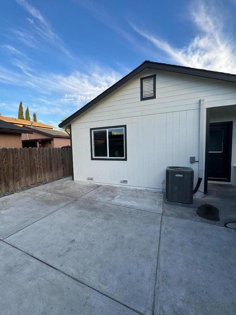 76 Sunset CT