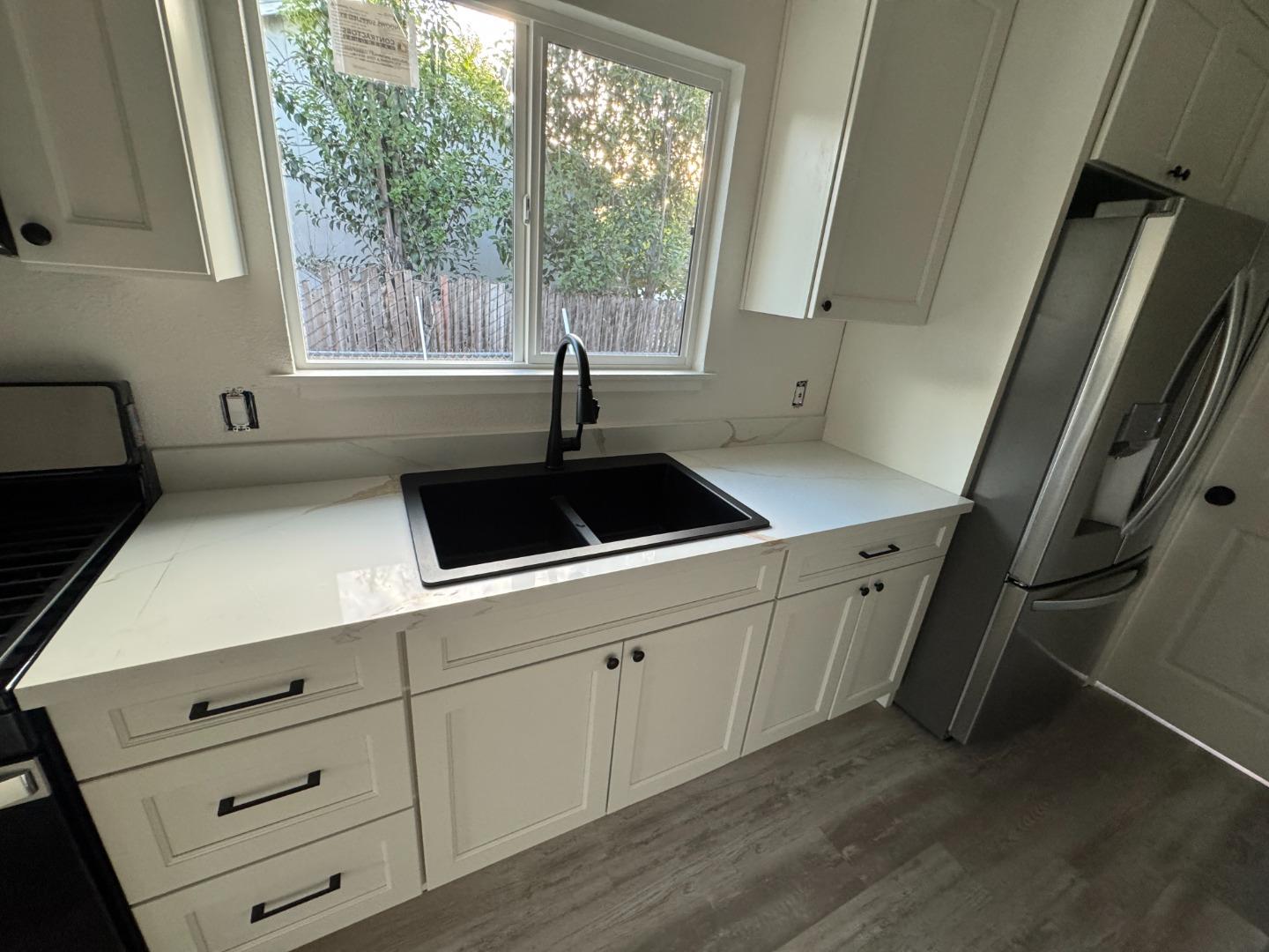 76 Sunset CT