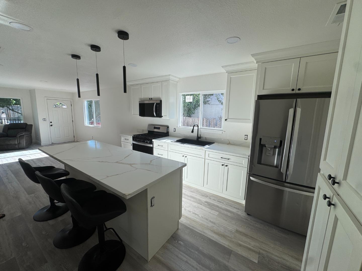 76 Sunset CT