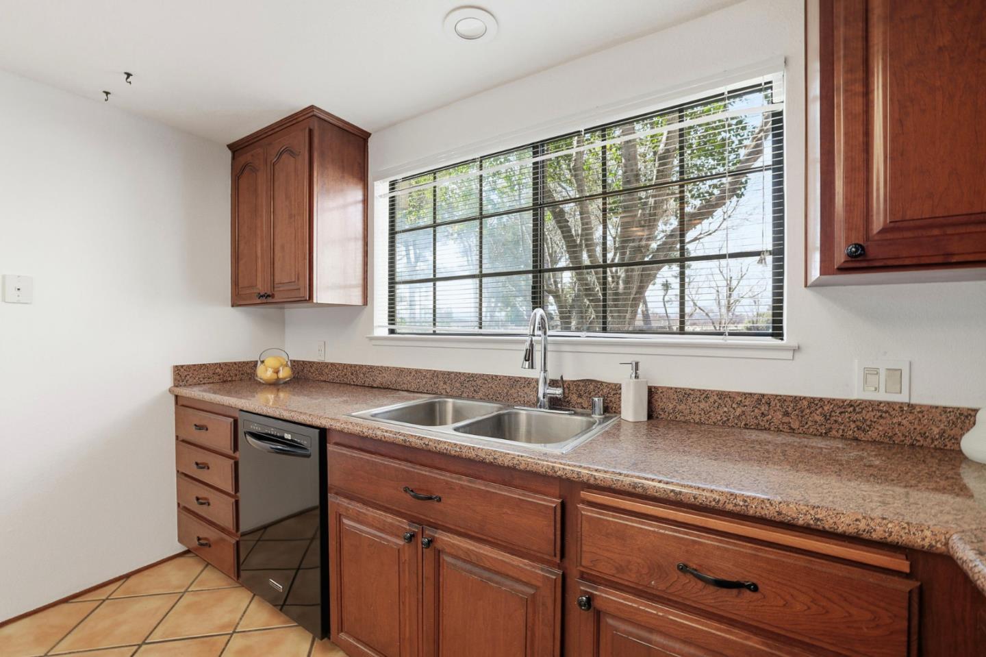 3241 Heather Ridge CT