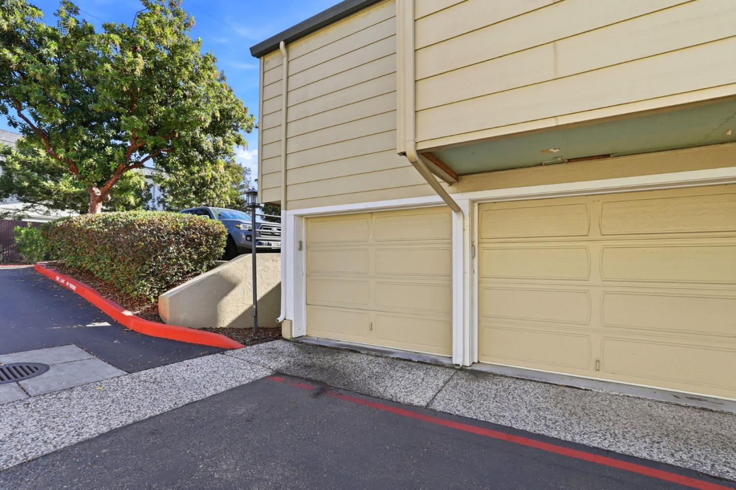 3241 Heather Ridge CT