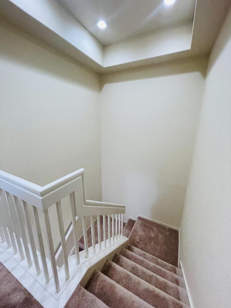 596 Shoal CIR